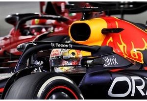 Duello spettacolare tra Verstappen e Leclerc, trionfo di Max Verstappen